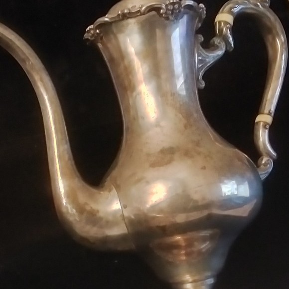 Antique tea or coffee pot - Picture 14 of 15